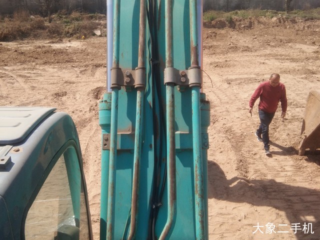 神钢 SK210LC-8 挖掘机