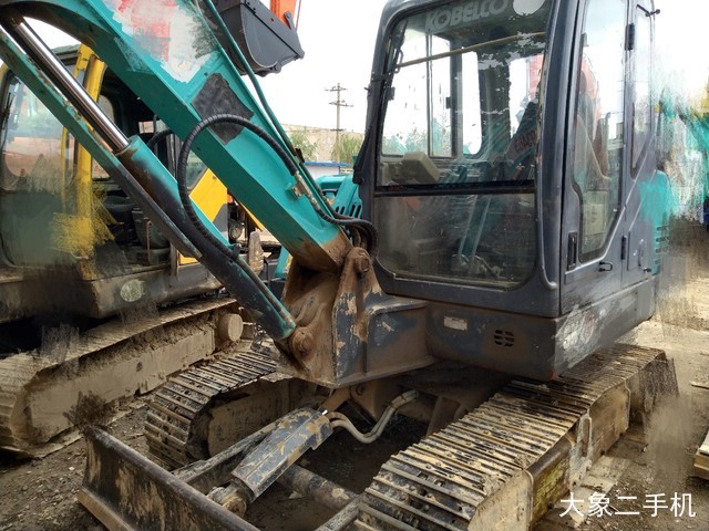 神钢 SK60-C 挖掘机