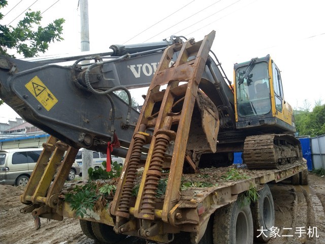 沃尔沃 EC210BLC 挖掘机