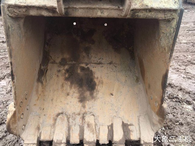 现代 R225LC-9T 挖掘机