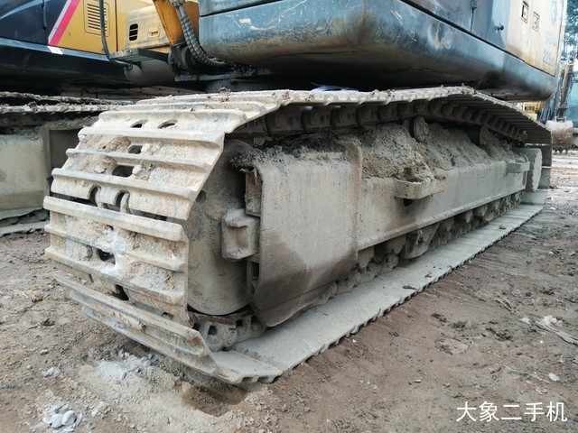 现代 R225LC-7 挖掘机