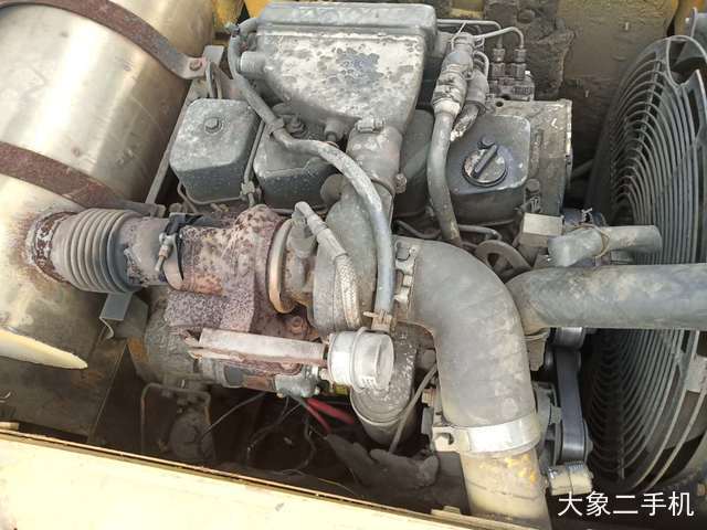 现代 R130LC-5 挖掘机