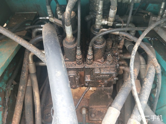 神钢 SK260LC-8 挖掘机