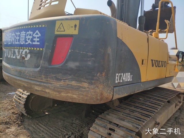 沃尔沃 EC240BLC 挖掘机