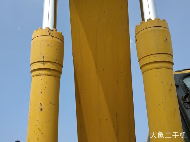 小松 PC220-8M0 挖掘机