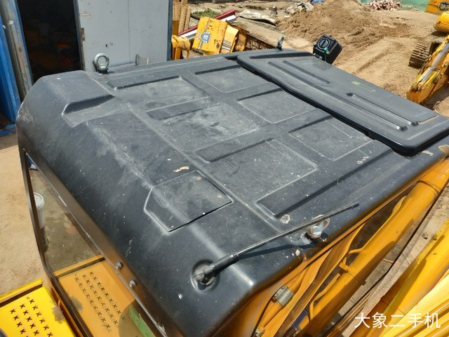 龙工 LG6225E 挖掘机