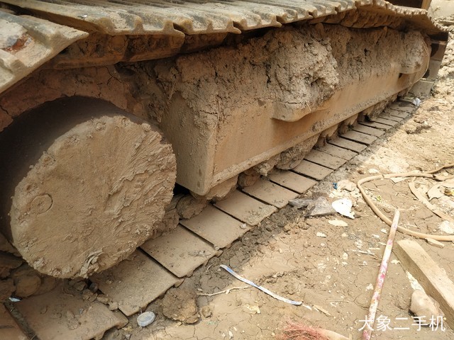 现代 R225LC-7 挖掘机