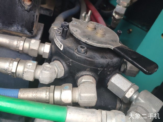 神钢 SK135SR 挖掘机