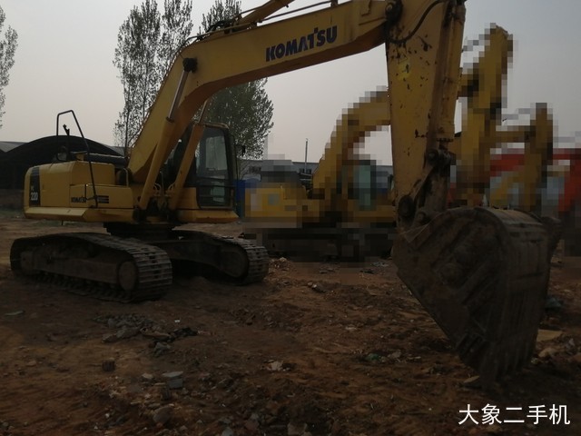 小松 PC220LC-8 挖掘机