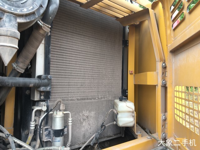 山东临工 LG6135E 挖掘机