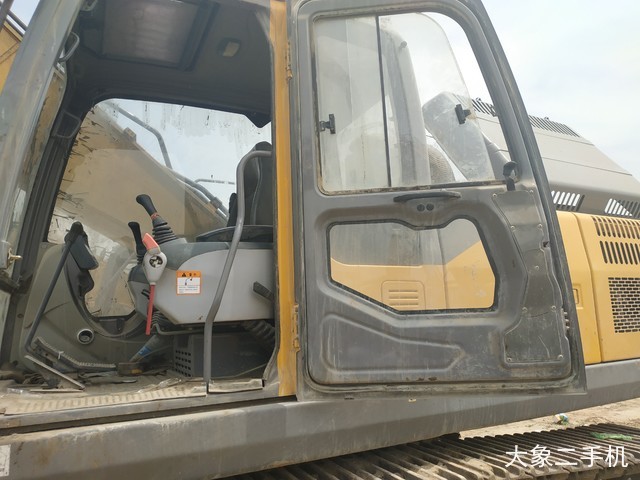 徐工 XE370CA 挖掘机