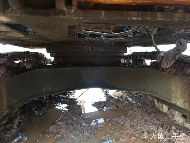 现代 R305LC-7 挖掘机