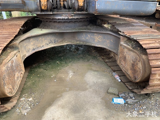 现代 R215-7C 挖掘机