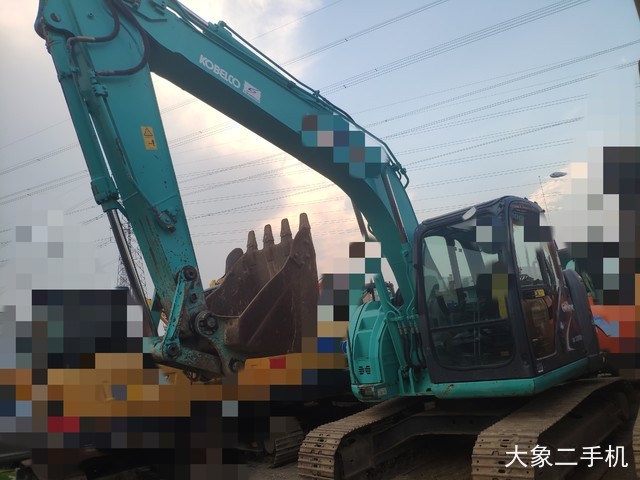 神钢 SK135SR 挖掘机