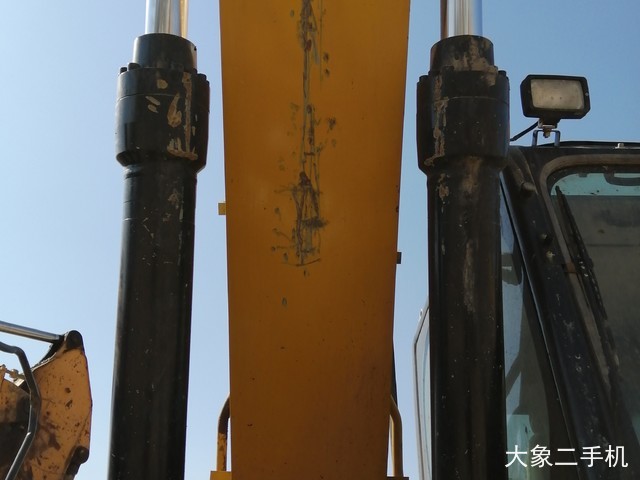 三一重工 SY215C 挖掘机