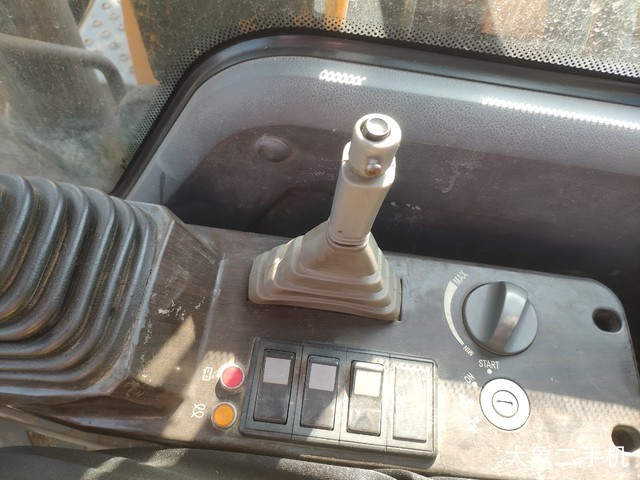 三一重工 SY75C-9 挖掘机