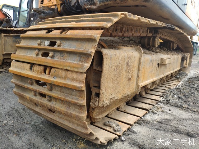 现代 R265LC-7 挖掘机