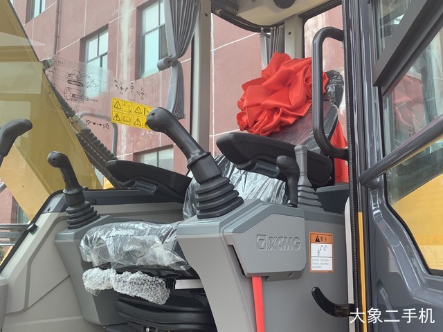 徐工 XGC75 挖掘机