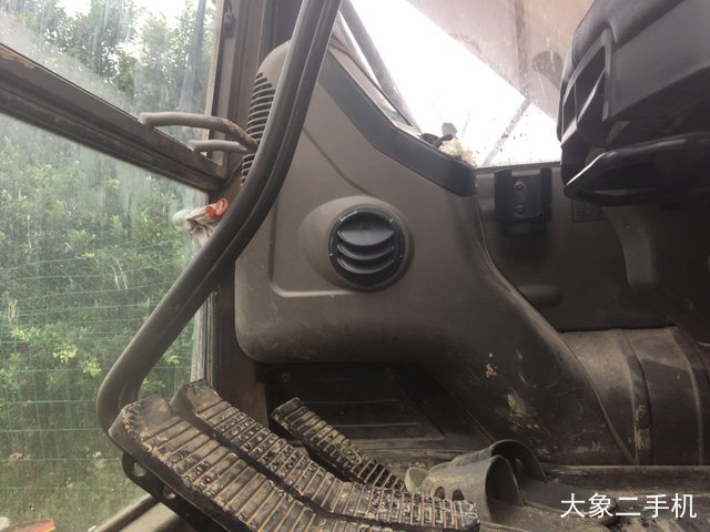 雷沃重工 FR220E 挖掘机
