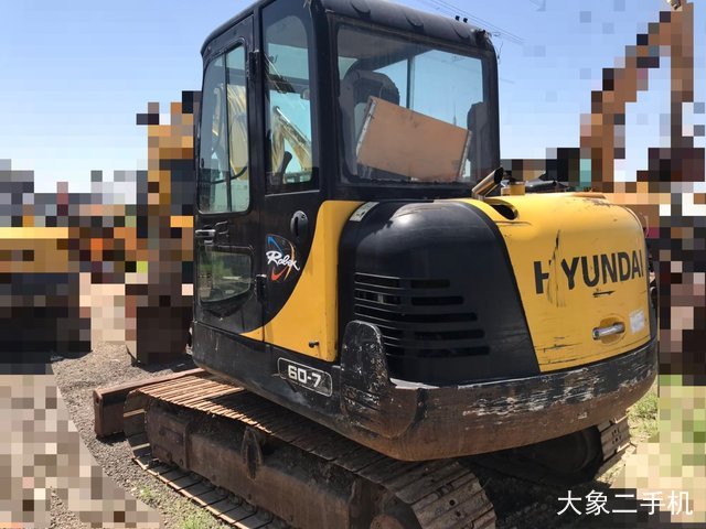 现代 R60-7 挖掘机