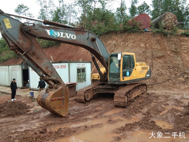 沃尔沃 EC290BLC 挖掘机