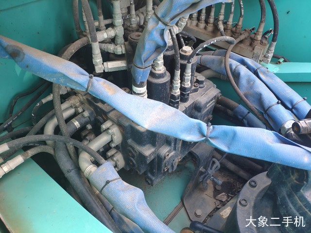 神钢 SK200-8 挖掘机