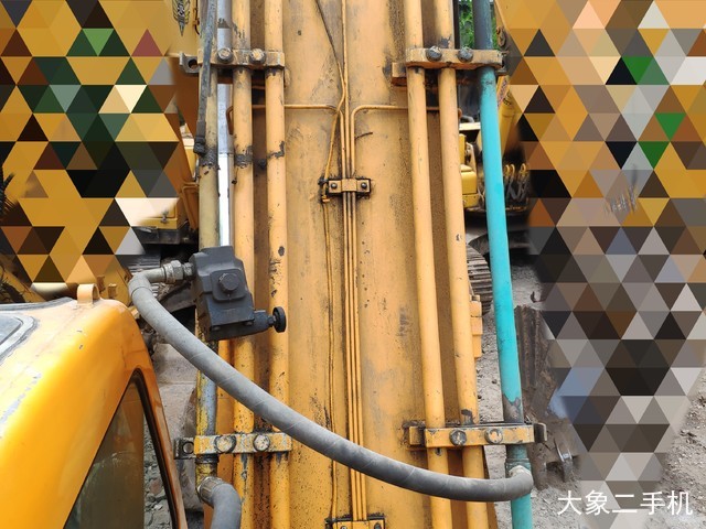 现代 R210W-5 挖掘机