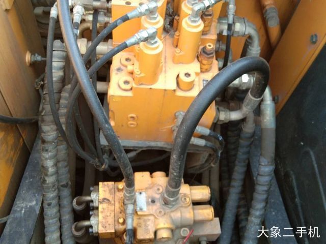 现代 R110-7 挖掘机