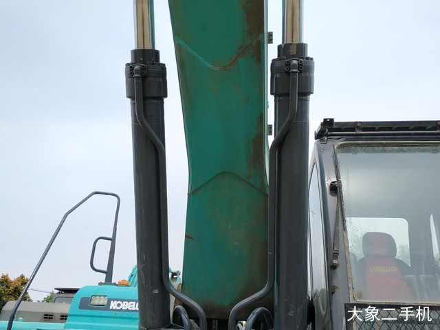 神钢 SK380D-8 挖掘机