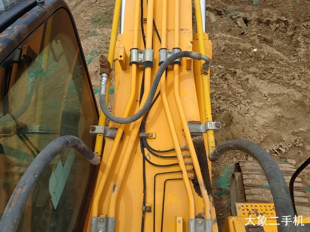 龙工 LG6225 挖掘机