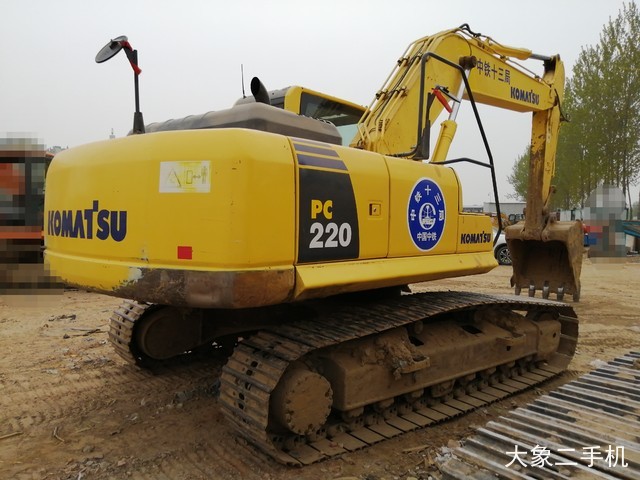 小松 PC220-8 挖掘机