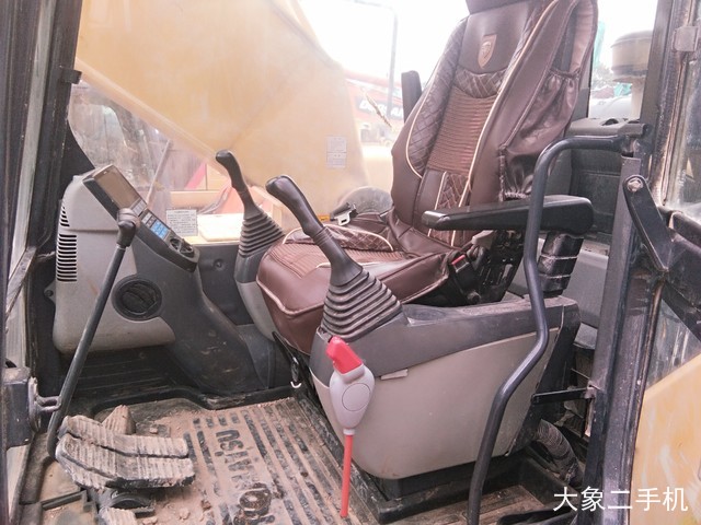 小松 PC240LC-8 挖掘机