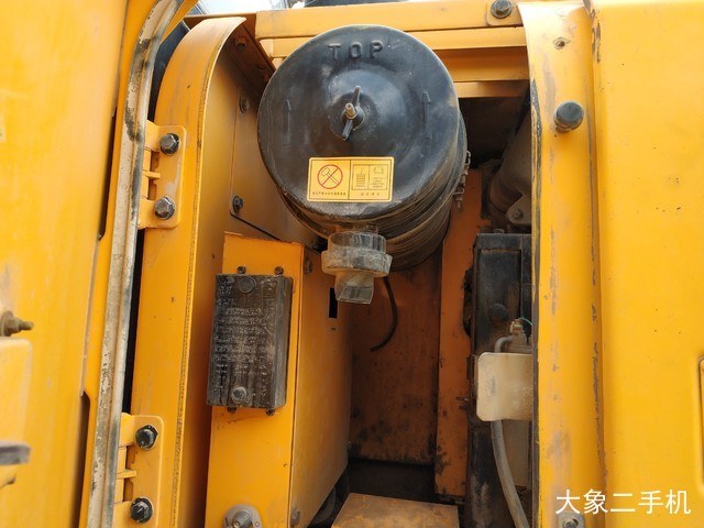 现代 R225LC-7 挖掘机