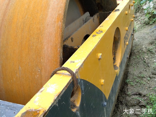 山东临工 RS8220 压路机