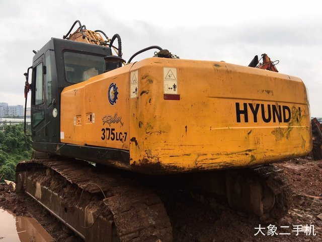 现代 R305LC-7 挖掘机