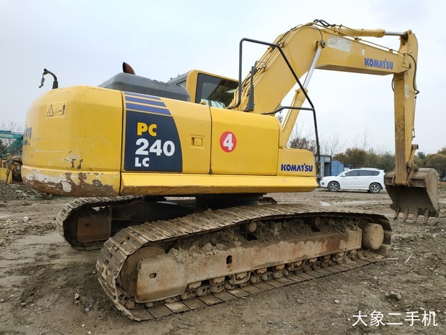 小松 PC240LC-8 挖掘机