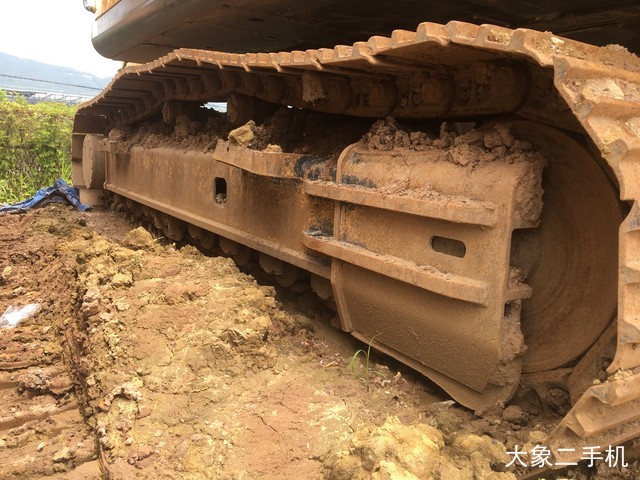 徐工 XE215D 挖掘机