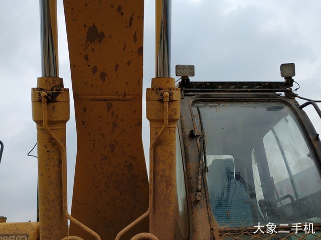 神钢 SK270D-8 挖掘机