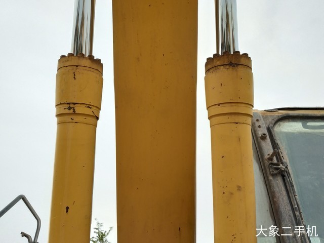 小松 PC220-8 挖掘机