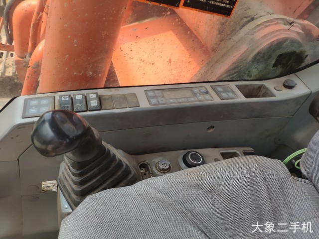 斗山 DX300LC 挖掘机