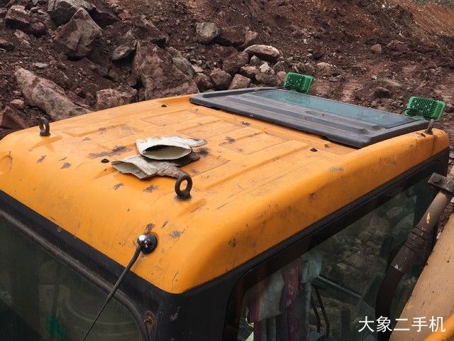 三一重工 SY285C-8 挖掘机