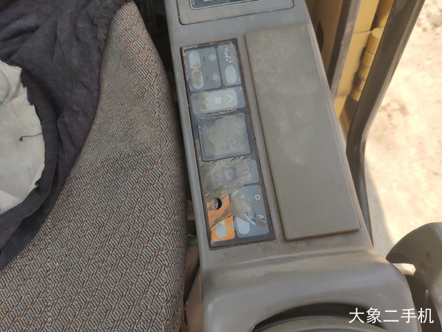 卡特彼勒 325B 挖掘机