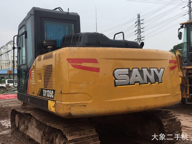 三一重工 SY135C 挖掘机