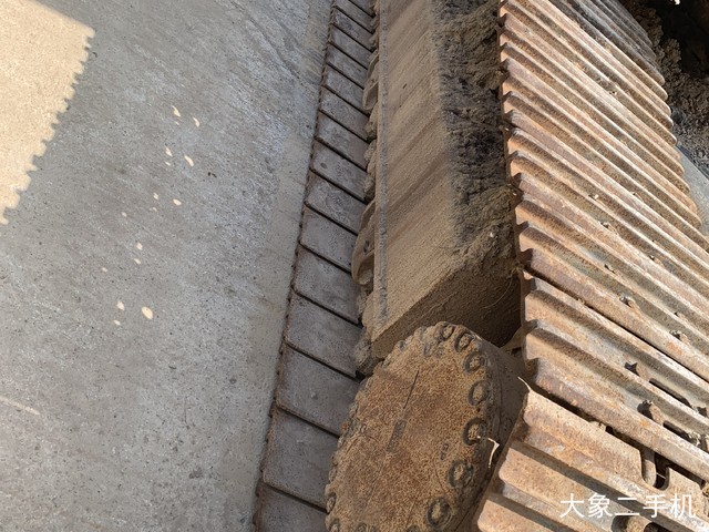 小松 PC240LC-8M0 挖掘机