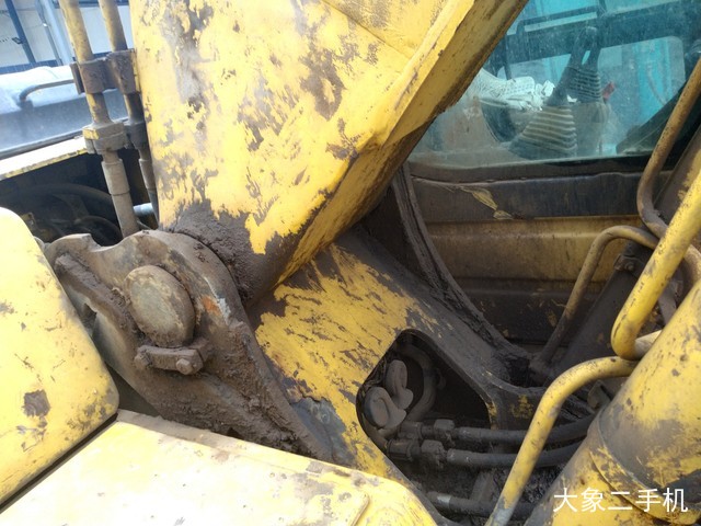 小松 PC240LC-8 挖掘机