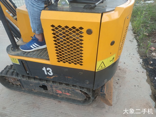 德力 DL15-8 挖掘机