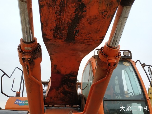 斗山 DX500LC 挖掘机