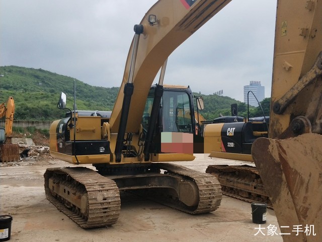 卡特彼勒 329DL 挖掘机