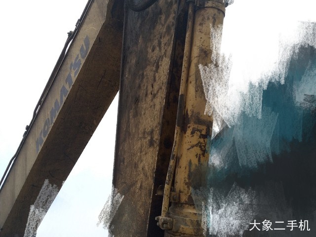 小松 PC240LC-8 挖掘机