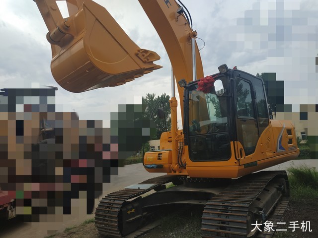 龙工 LG6225E 挖掘机